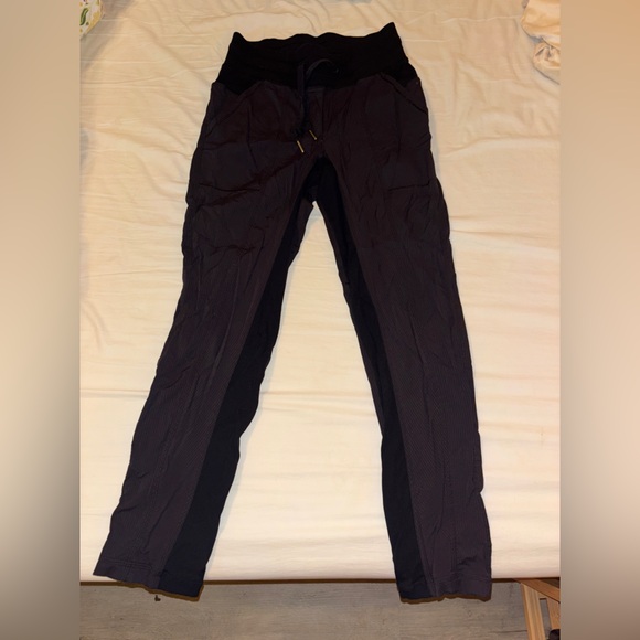 Lululemon black cropped dance studio pants - Picture 1 of 2